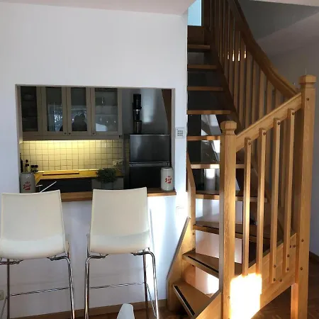 Daire Wohlfuhl-apartment Mit Bergblick Im Zentrum