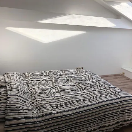 Wohlfuhl-apartment Mit Bergblick Im Zentrum